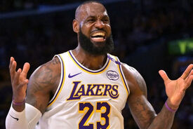 تاریخ‌سازی پادشاه ۴۱ ساله در بسکتبال NBA