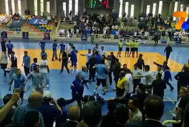 جنجال و درگیری شدید بعد از صعود نکردن استقلال!