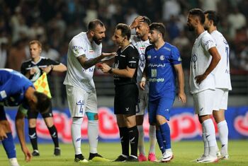 رامین رضاییان بعد از ۲۷۰۳ روز کارت قرمز گرفت!