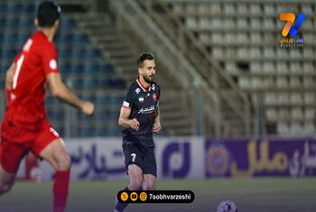 دلیل تاخیر در آغاز نیمه دوم تراکتور و پرسپولیس